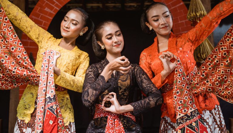 Warna Kebaya Yang Cocok Untuk Kulit Sawo Matang Cek Yuk