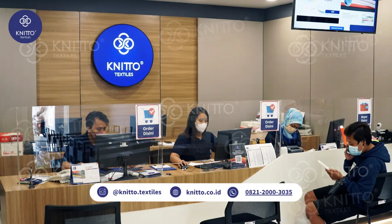 Ilustrasi Customer Service Offline di Toko Bahan Kaos Semarang Knitto Tekstil