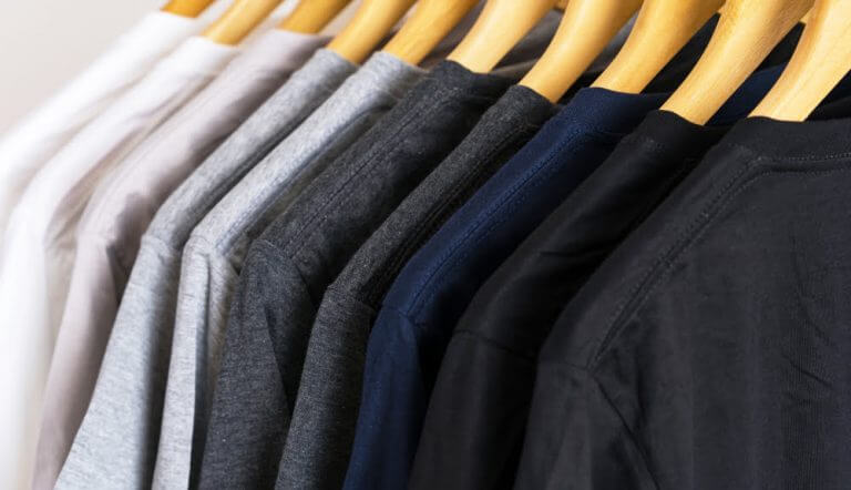 Gunakan Kaos Dengan 4 Jenis Bahan Kaos Polos Terbaik Ini