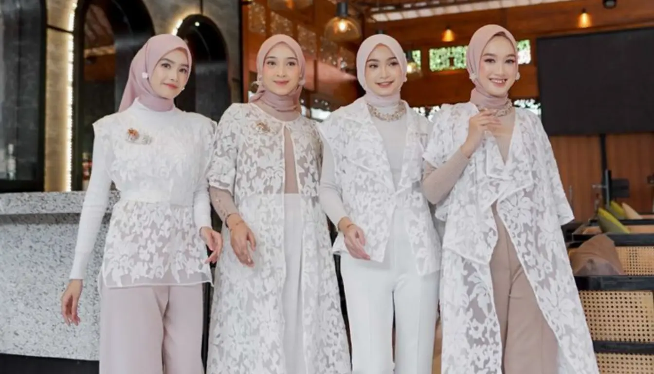 Ilustrasi OOTD Kondangan Kekinian bareng Bestie Ilustrasi OOTD Kondangan Kekinian bareng Bestie
