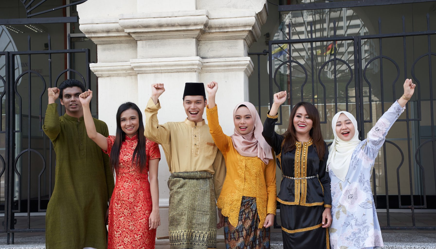 6 Warna yang Sering Dipakai untuk Baju Adat Riau