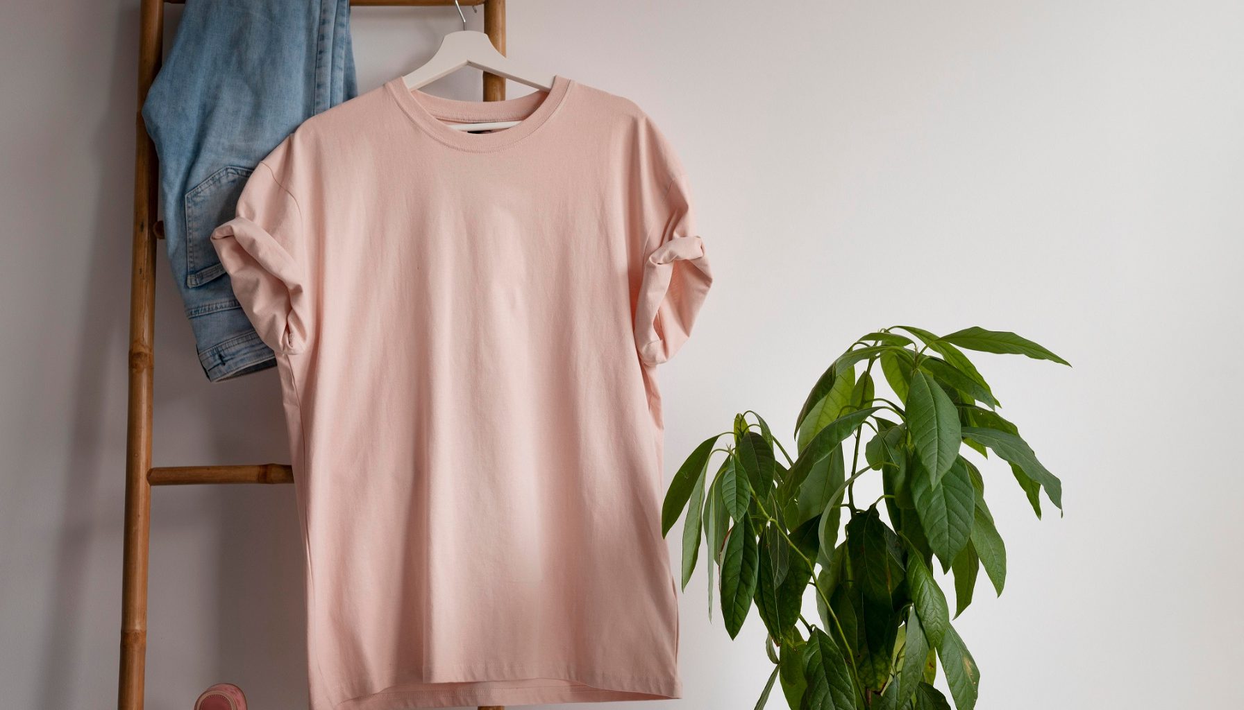 Tips Styling Warna Dusty Pink untuk OOTD Pria dan Wanita