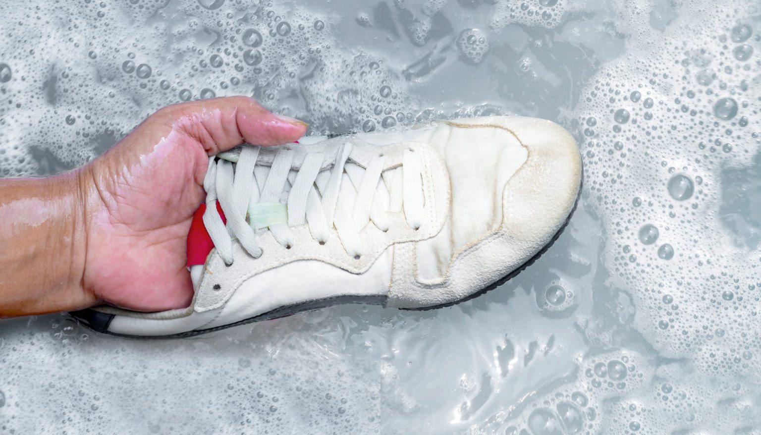 cara mencuci sepatu nike air max