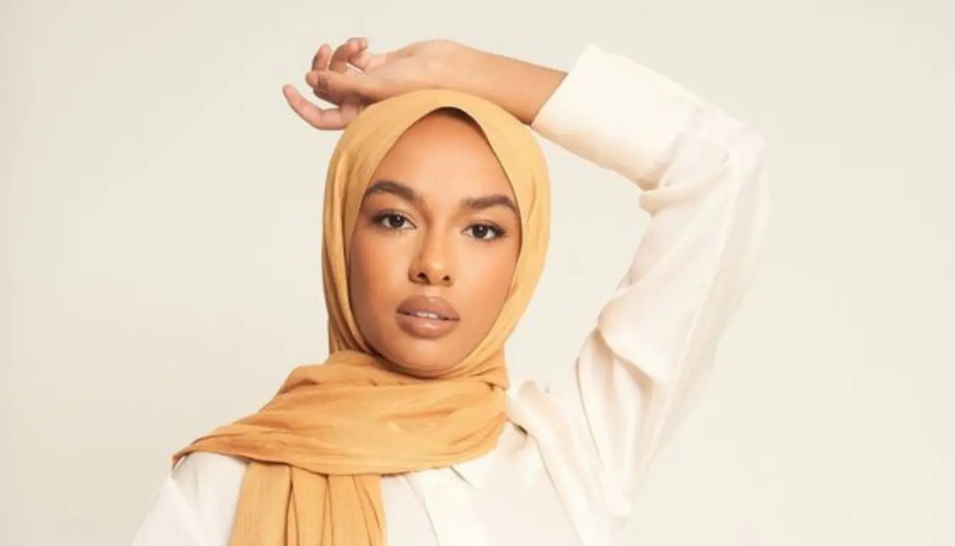 Kerudung Warna Mustard untuk Kulit Sawo Matang