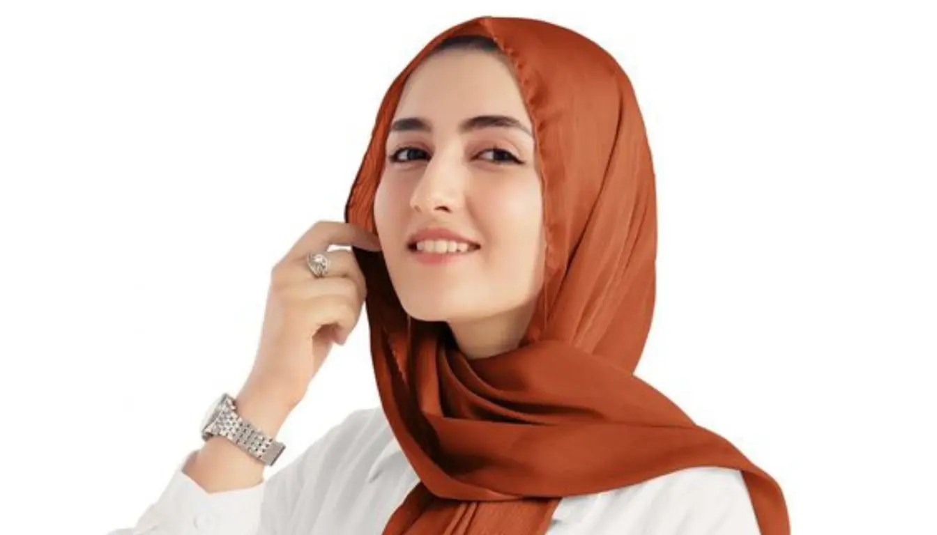 Baju Hitam Cocok dengan Jilbab Warna Apa - Terracotta