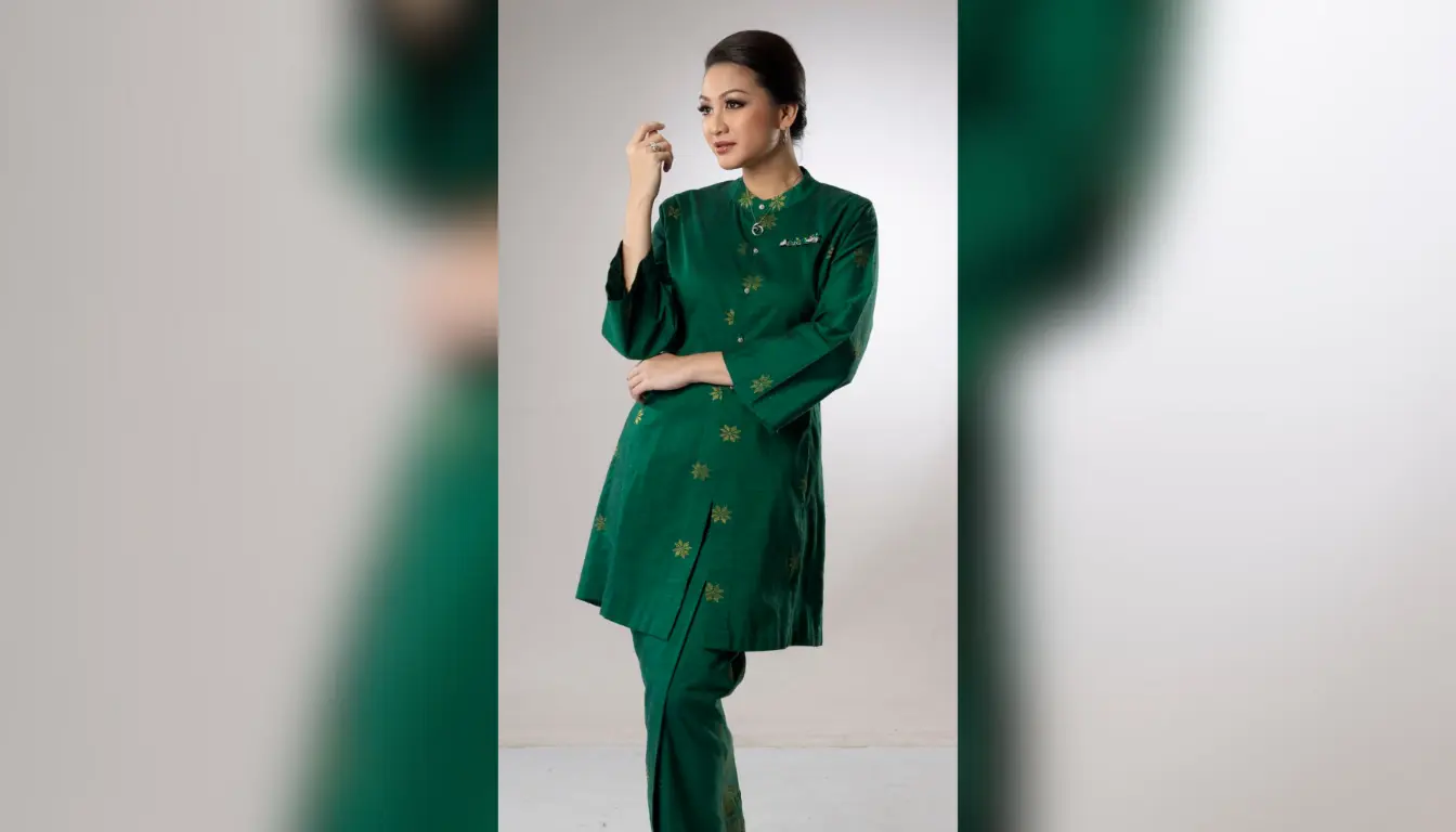 Jenis Baju Adat Melayu Baju Kebaya Labuh