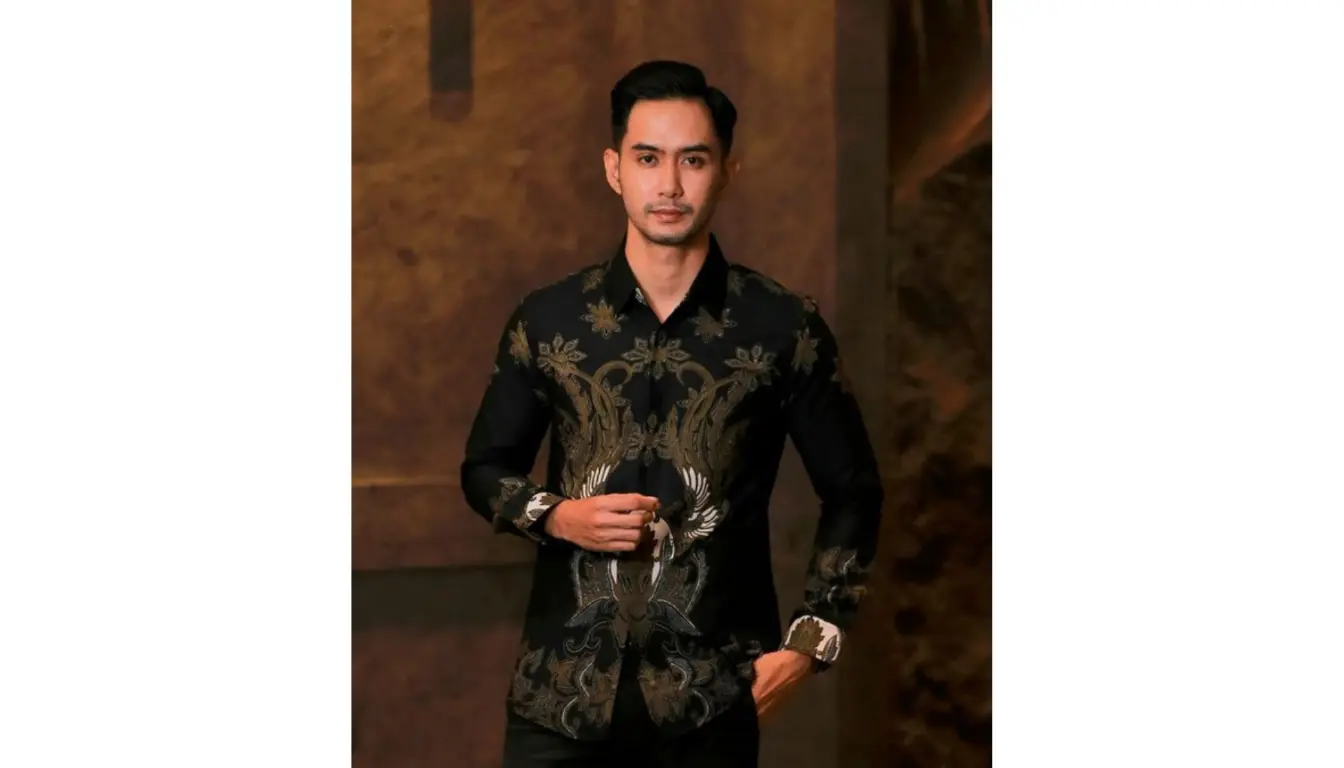 Model Baju Batik Pria Slimfit