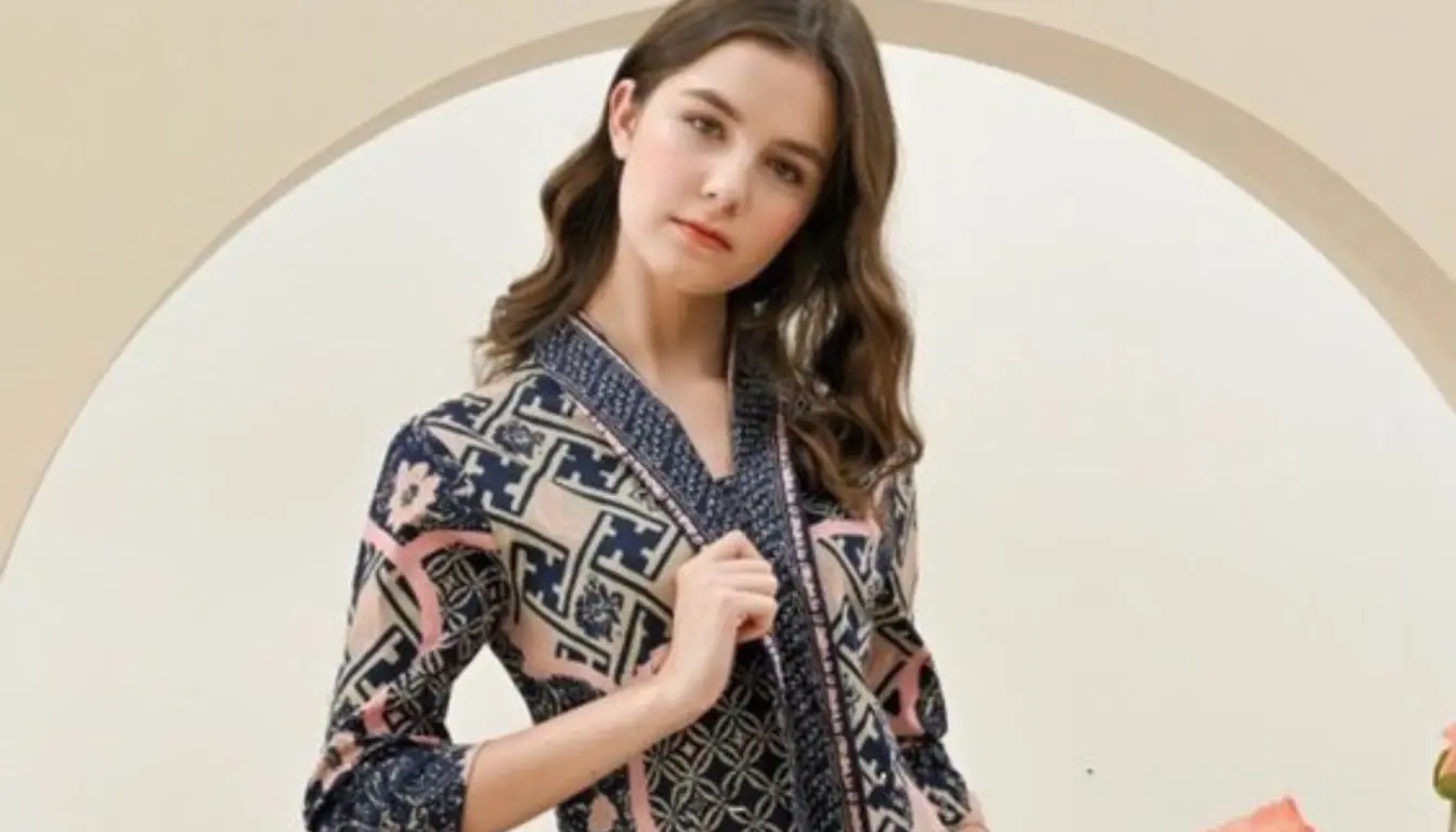 Model Baju Batik Wanita Kimono