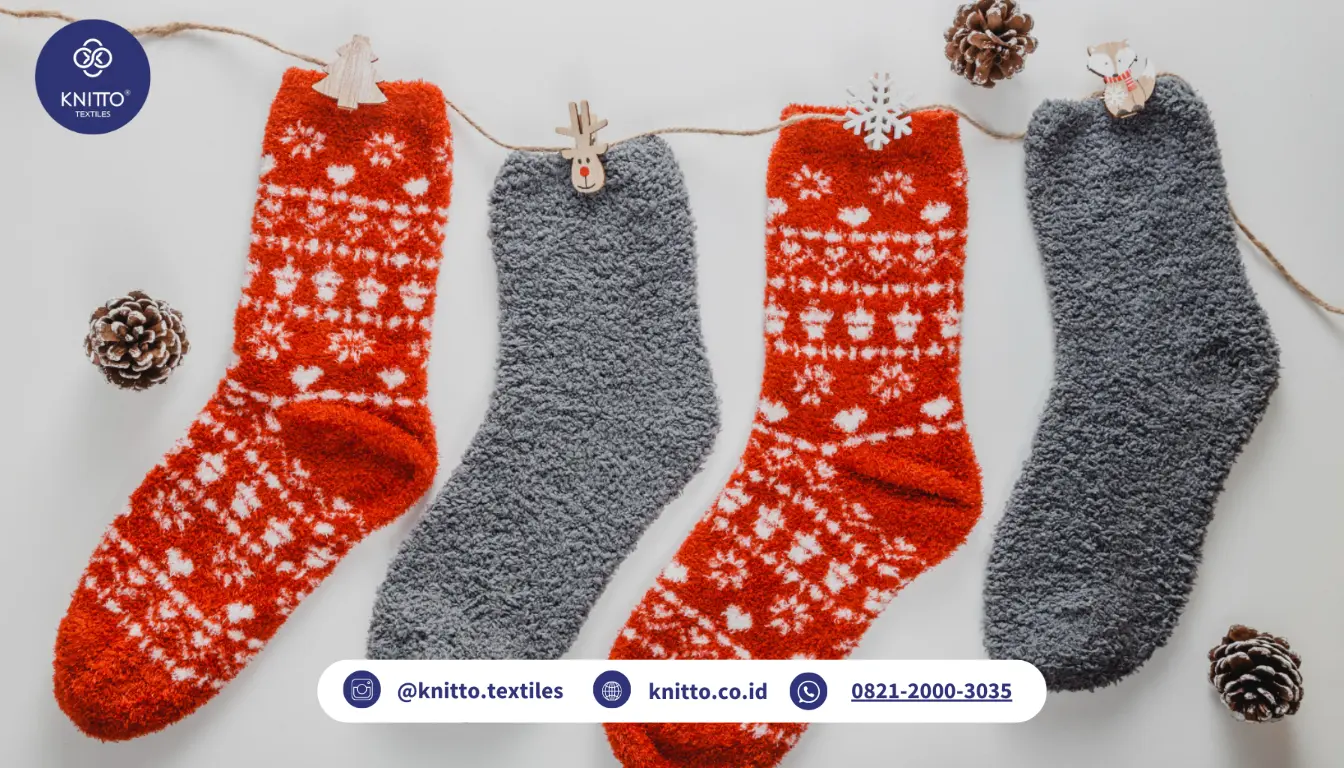 Ide DIY Dekorasi Natal Kaus Kaki - Bahan Fleece