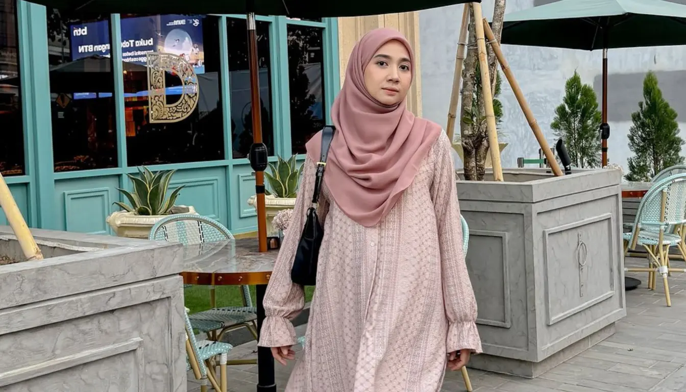 Baju Coklat Cocok dengan Jilbab Warna Apa? | Kombinasi Baju Coklat dengan Jilbab Dusty Pink