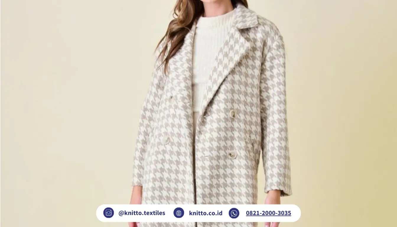 Ilustrasi Model Patterned Coat