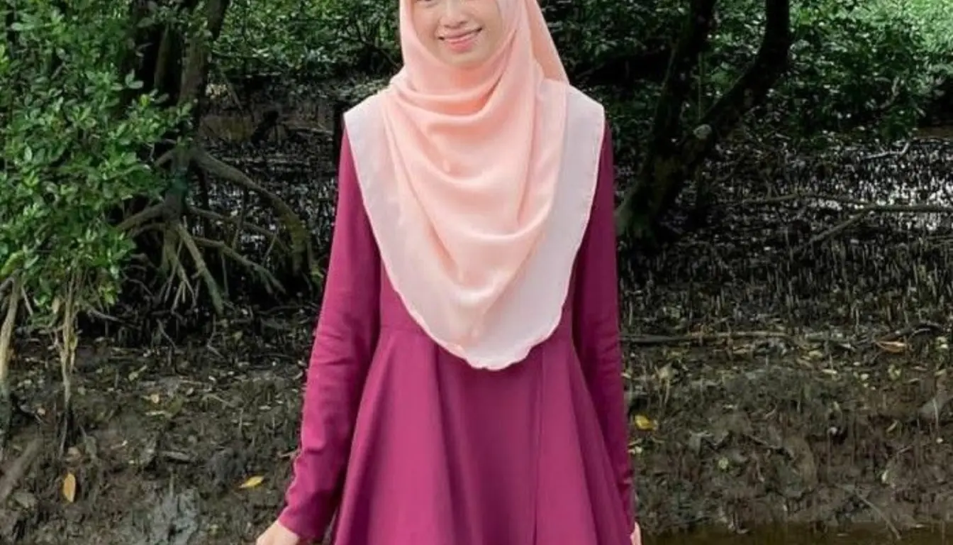 Baju Merah Cocok dengan Jilbab Warna Apa? Coba Warna Peach! (Sumber: Pinterest)