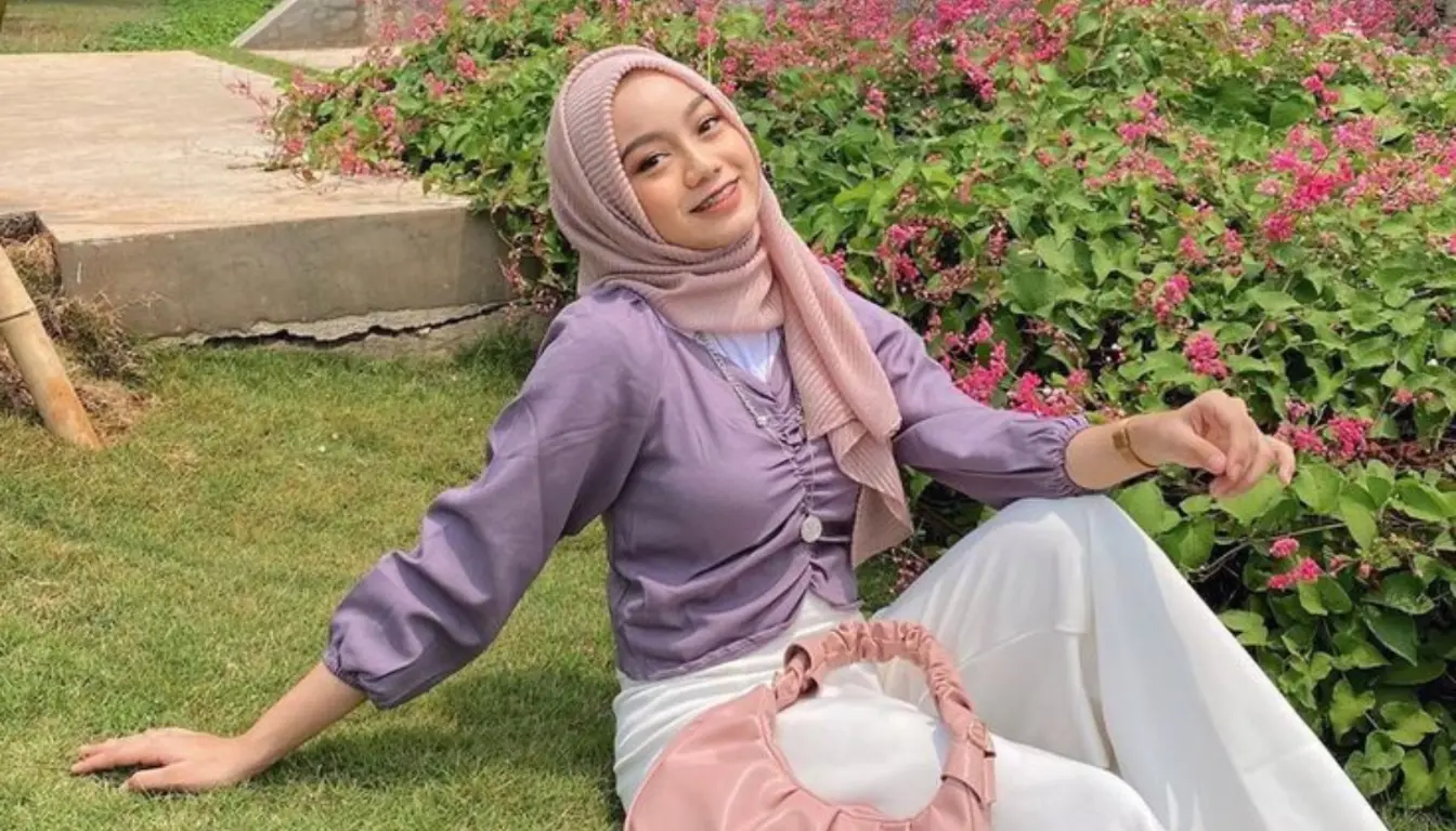 Baju Ungu Cocok dengan Jilbab Warna Apa? Coba Jilbab Dusty Pink (Sumber: Pinterest)