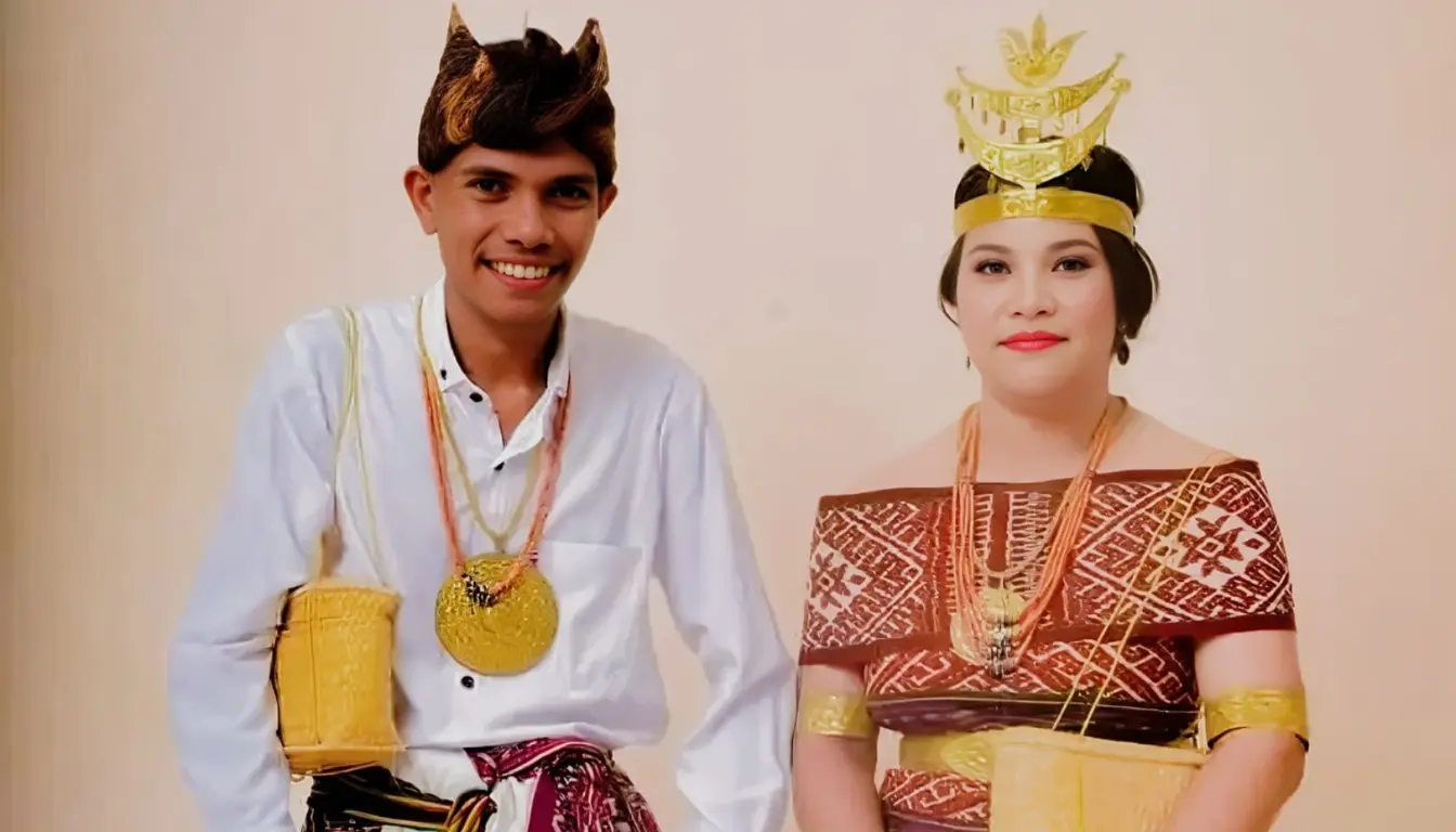 Baju Adat Suku Dawan Baju Adat Suku Dawan