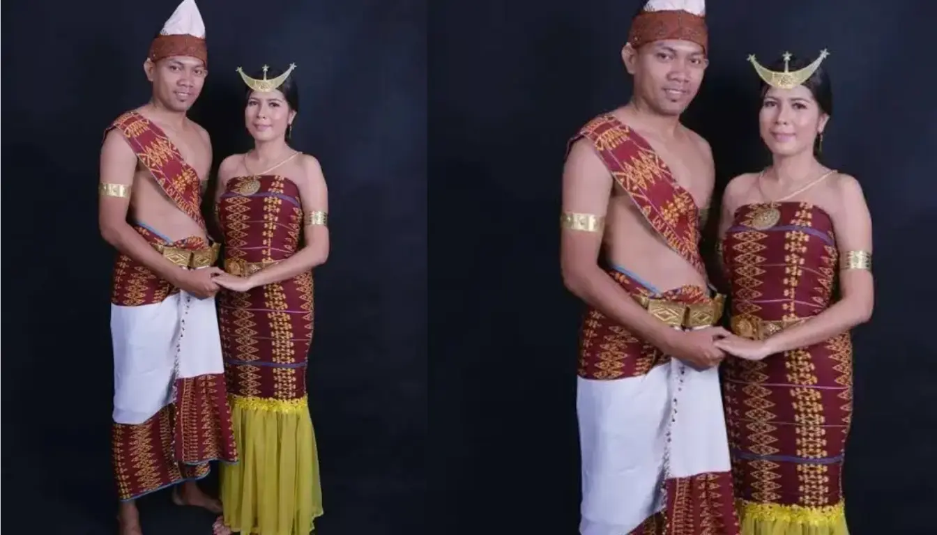 Baju Adat Suku Helong Baju Adat Suku Helong