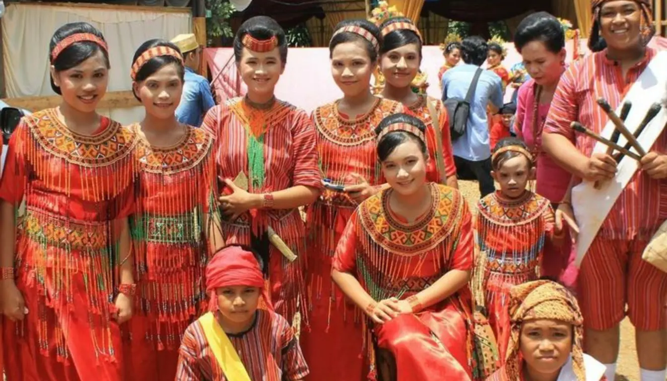 Baju Pokko dari Suku Toraja Baju Pokko dari Suku Toraja