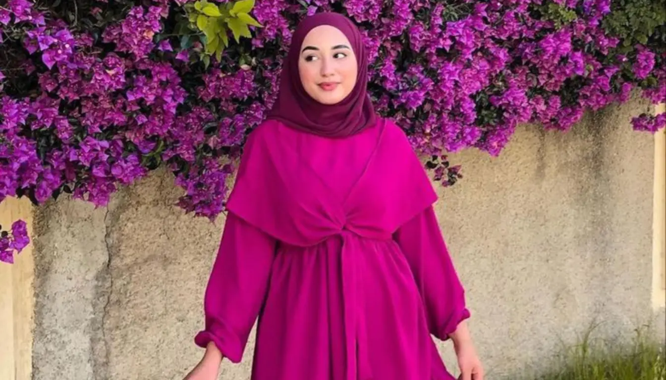 Baju Pink Fanta Cocok dengan Jilbab Warna Apa Coba Warna Maroon Baju Pink Fanta Cocok dengan Jilbab Warna Apa? Coba Warna Maroon